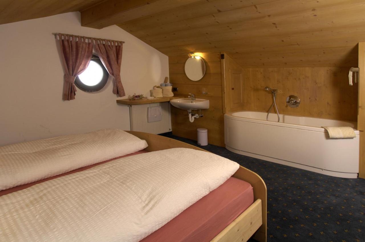 Agriturismo Apartments Tuene Ортизеи Экстерьер фото